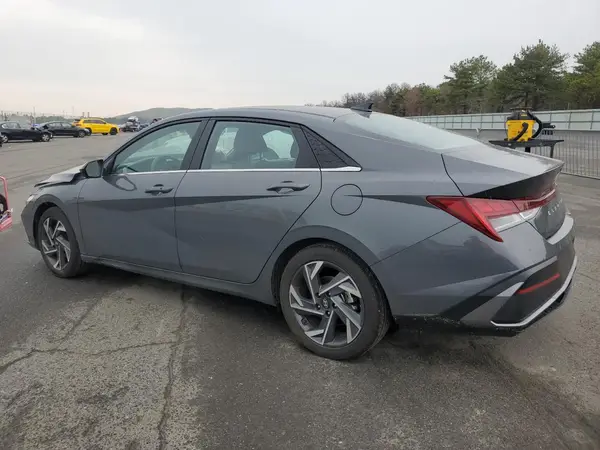 KMHLS4DGXRU809030 2024 HYUNDAI ELANTRA - Image 2