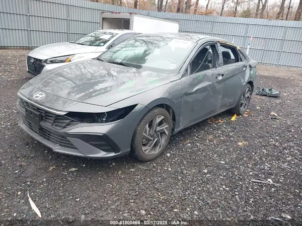 KMHLS4DGXRU809075 2024 HYUNDAI ELANTRA - Image 2