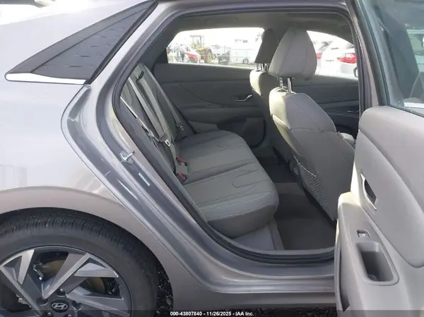 KMHLS4DGXSU034427 2025 HYUNDAI ELANTRA - Image 8