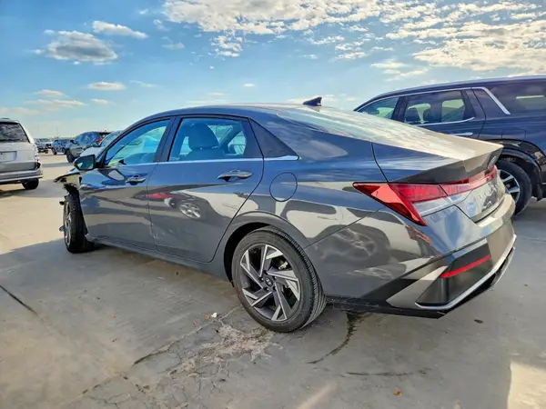 KMHLS4DGXSU881416 2025 HYUNDAI ELANTRA - Image 2