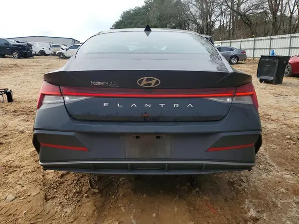 2025 HYUNDAI ELANTRA auction photo 6