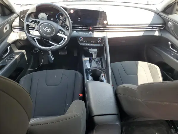 KMHLS4DGXSU905794 2025 HYUNDAI ELANTRA - Image 8