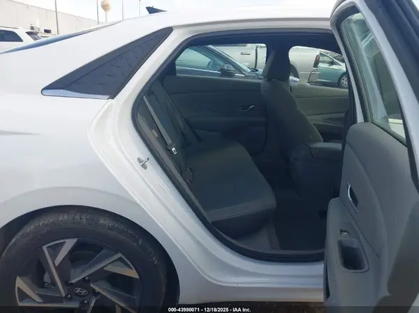 KMHLS4DGXSU912552 2025 HYUNDAI ELANTRA - Image 8