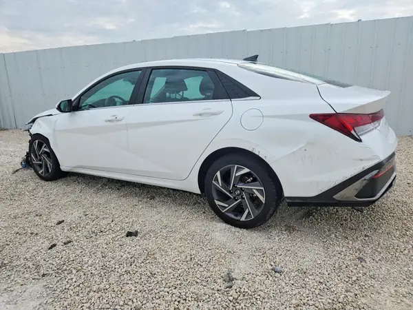 KMHLS4DGXSU924040 2025 HYUNDAI ELANTRA - Image 2