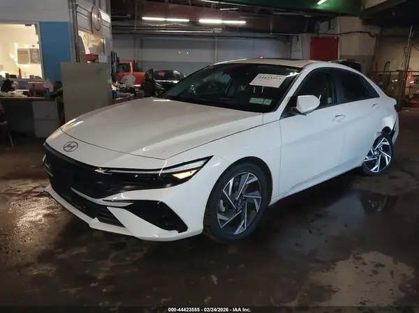 KMHLS4DGXSU927746 2025 HYUNDAI ELANTRA - Image 2