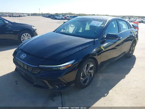 KMHLS4DGXSU935782 2025 HYUNDAI ELANTRA - Image 2