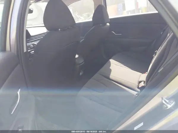KMHLS4DGXSU936642 2025 HYUNDAI ELANTRA - Image 8