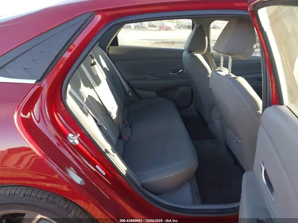 KMHLS4DGXSU946801 2025 HYUNDAI ELANTRA - Image 8