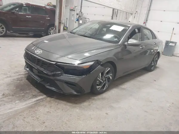 KMHLS4DGXSU949617 2025 HYUNDAI ELANTRA - Image 2