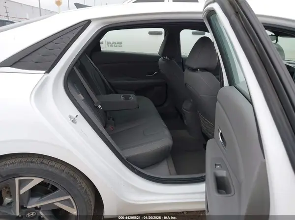 KMHLS4DGXSU951593 2025 HYUNDAI ELANTRA - Image 8