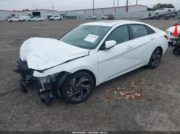 KMHLS4DGXSU951707 2025 HYUNDAI ELANTRA - Image 2