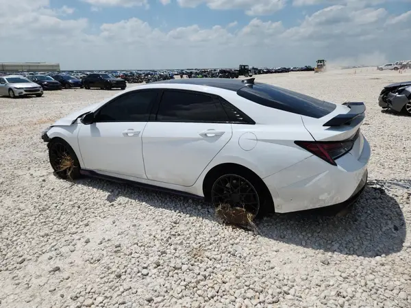 KMHLW4AK6PU010744 2023 HYUNDAI ELANTRA - Image 2