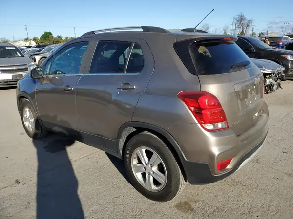 KML7CJLSBX8338943 2020 CHEVROLET TRAX - Image 2