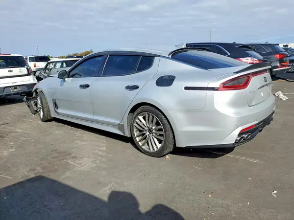 KNAE15LA0J6011645 2018 KIA STINGER - Image 2