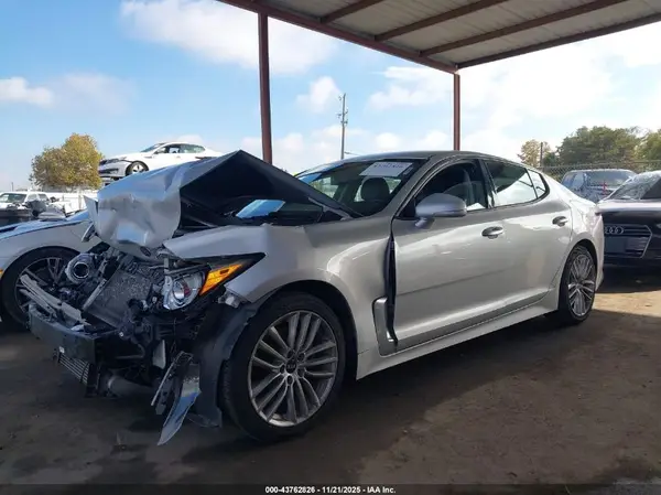 KNAE15LA0J6012214 2018 KIA STINGER - Image 2