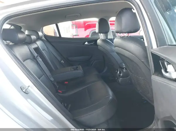 KNAE15LA0J6012214 2018 KIA STINGER - Image 8