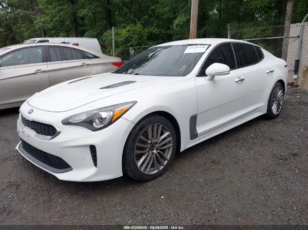 KNAE15LA0J6033127 2018 KIA STINGER - Image 2