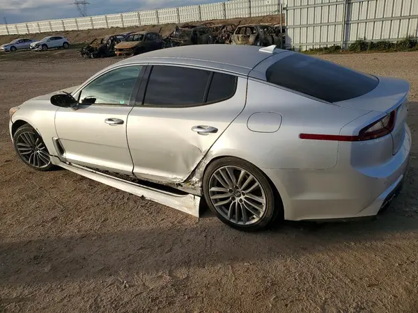 KNAE15LA0J6035363 2018 KIA STINGER - Image 2
