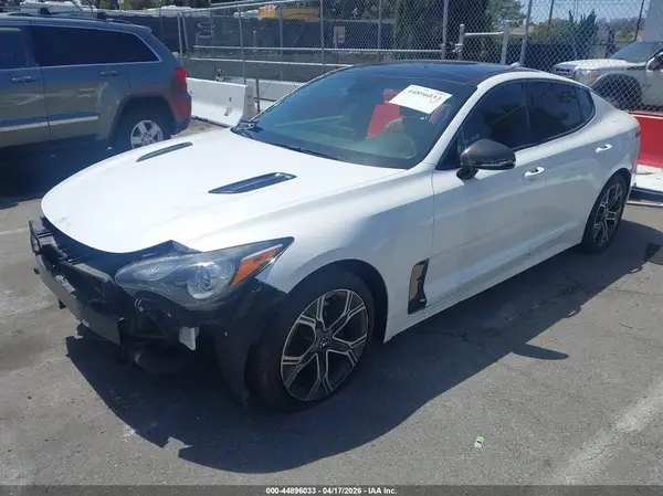 KNAE15LA0L6082847 2020 KIA STINGER - Image 2