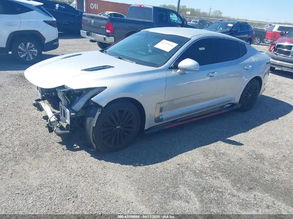 KNAE15LA1J6012819 2018 KIA STINGER - Image 2
