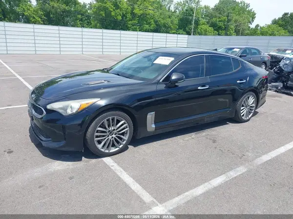 KNAE15LA1J6015204 2018 KIA STINGER - Image 2