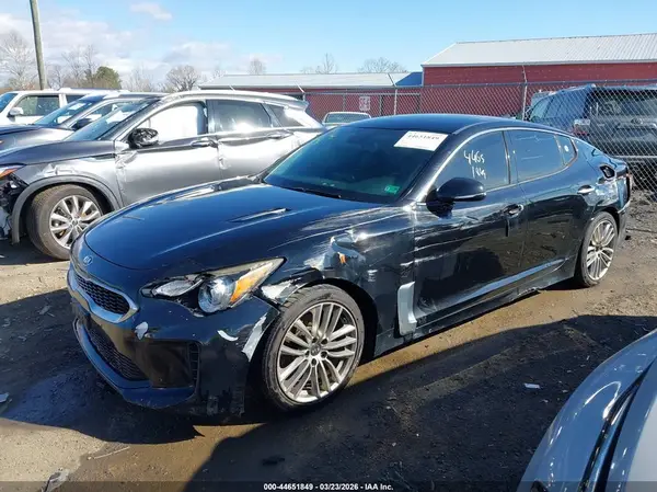KNAE15LA1J6015445 2018 KIA STINGER - Image 2