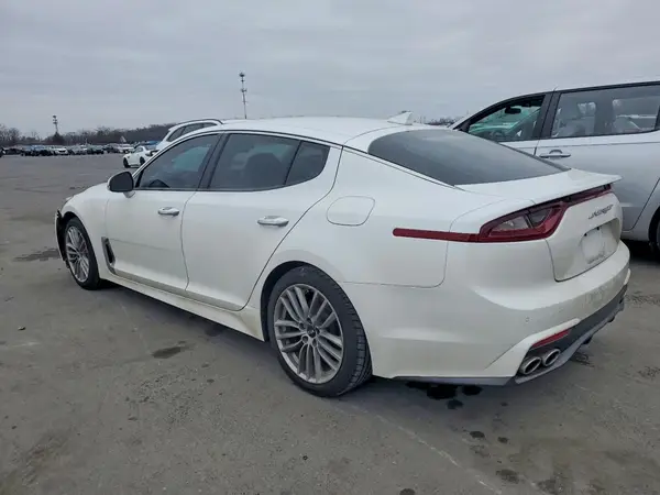 KNAE15LA1J6015543 2018 KIA STINGER - Image 2