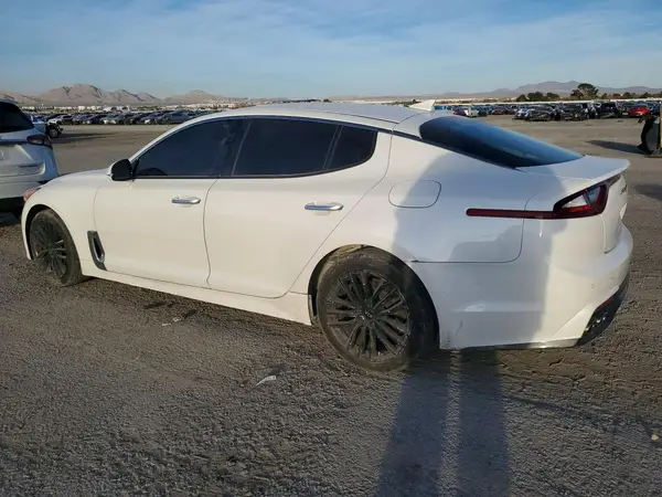 KNAE15LA1J6034111 2018 KIA STINGER - Image 2