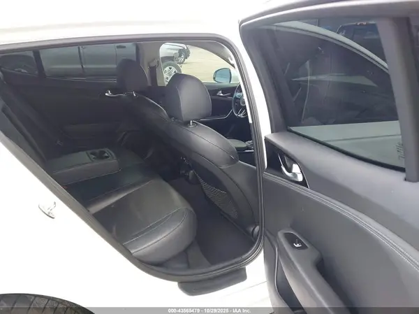 KNAE15LA2J6015941 2018 KIA STINGER - Image 8