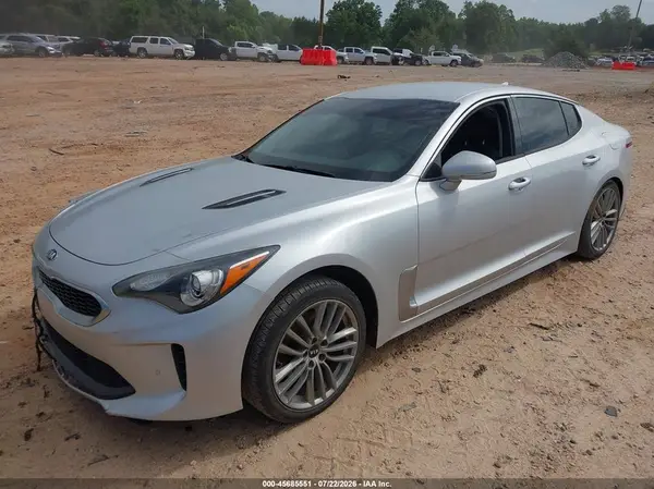KNAE15LA2J6016832 2018 KIA STINGER - Image 2