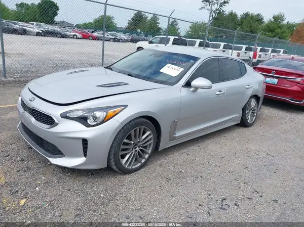 KNAE15LA2J6026048 2018 KIA STINGER - Image 2