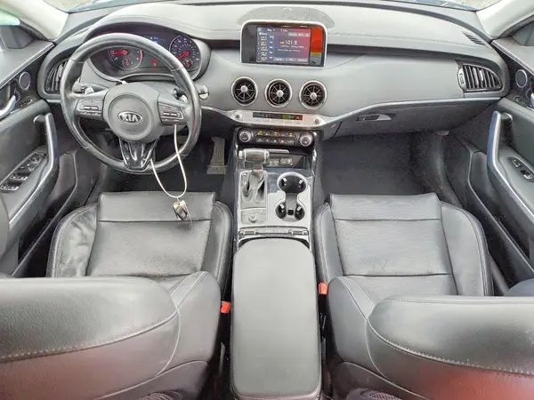KNAE15LA2J6031346 2018 KIA STINGER - Image 8