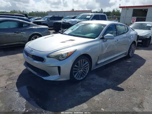 KNAE15LA2J6032755 2018 KIA STINGER - Image 2