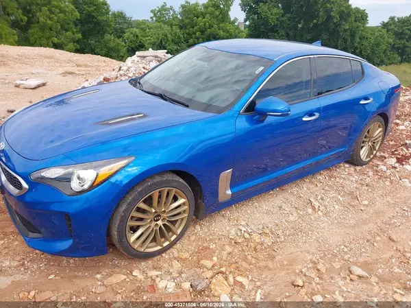 KNAE15LA2J6041214 2018 KIA STINGER - Image 2