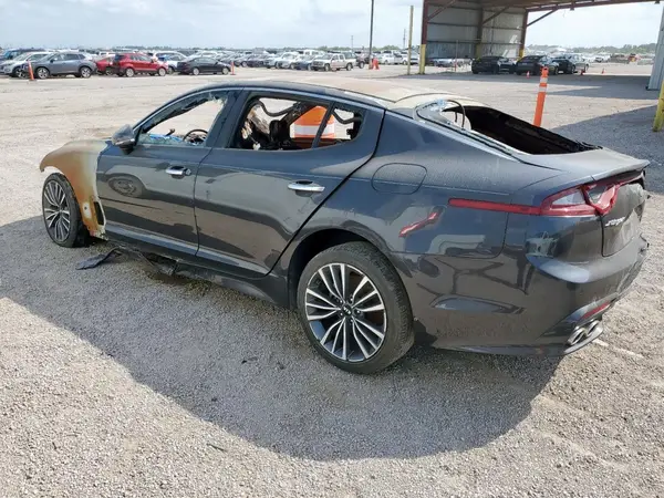 KNAE15LA2K6049752 2019 KIA STINGER - Image 2