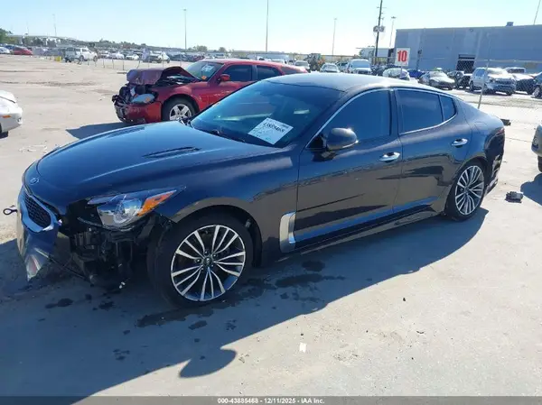 KNAE15LA2K6066082 2019 KIA STINGER - Image 2