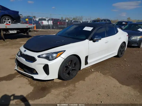 KNAE15LA2L6073972 2020 KIA STINGER - Image 2