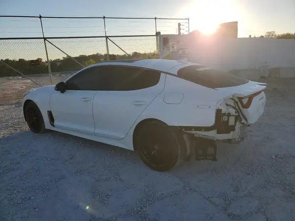KNAE15LA2M6087596 2021 KIA STINGER - Image 2