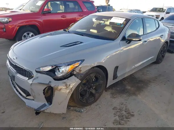 KNAE15LA2M6098033 2021 KIA STINGER - Image 2