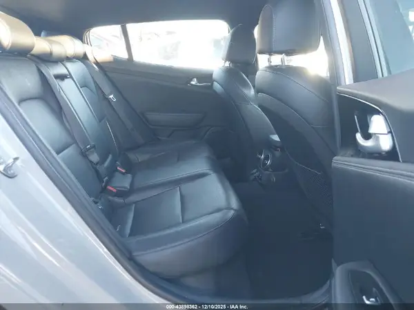 KNAE15LA2M6098033 2021 KIA STINGER - Image 8