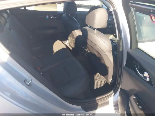 KNAE15LA3J6011736 2018 KIA STINGER - Image 8