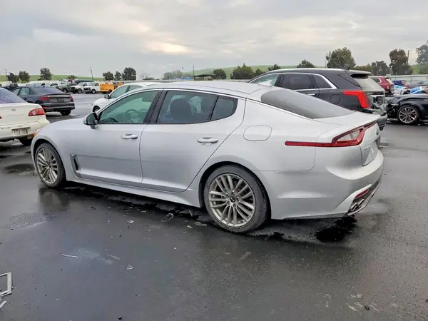 KNAE15LA3J6013499 2018 KIA STINGER - Image 2
