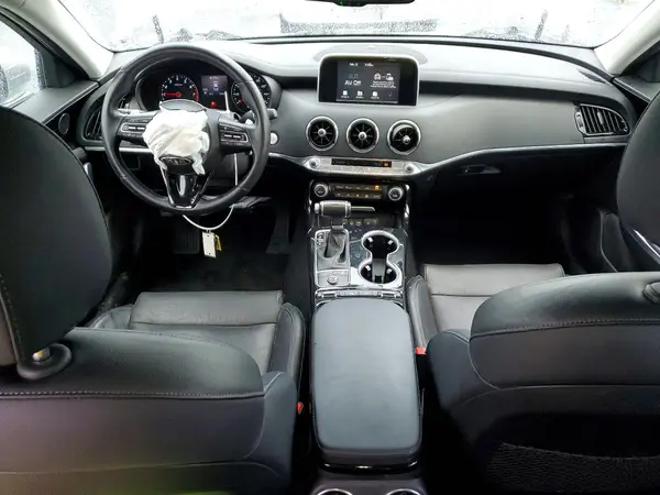 KNAE15LA3J6013499 2018 KIA STINGER - Image 8