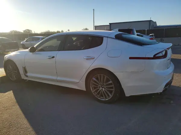 KNAE15LA3J6026057 2018 KIA STINGER - Image 2