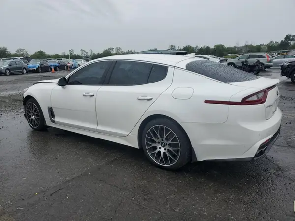 KNAE15LA3J6036085 2018 KIA STINGER - Image 2