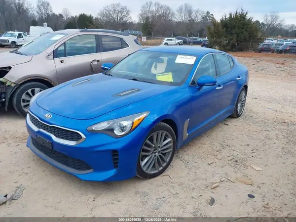 KNAE15LA4J6033437 2018 KIA STINGER - Image 2