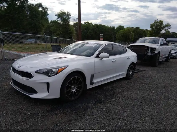 KNAE15LA4K6051289 2019 KIA STINGER - Image 2