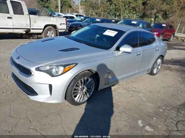 KNAE15LA5J6013097 2018 KIA STINGER - Image 2