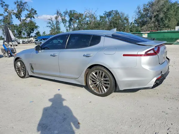 KNAE15LA5J6030949 2018 KIA STINGER - Image 2