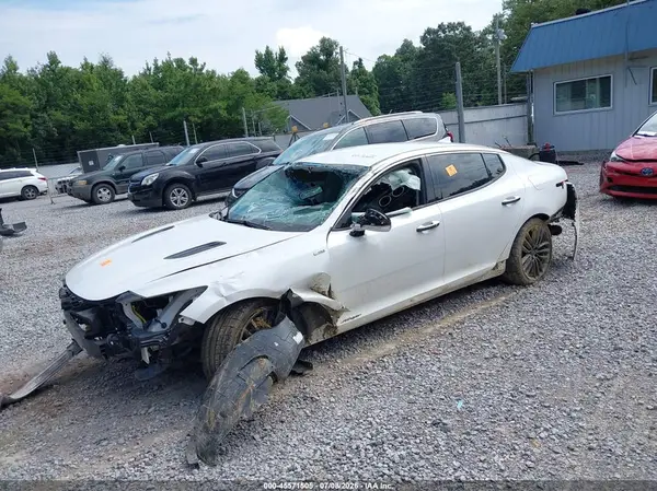 KNAE15LA5J6035150 2018 KIA STINGER - Image 2